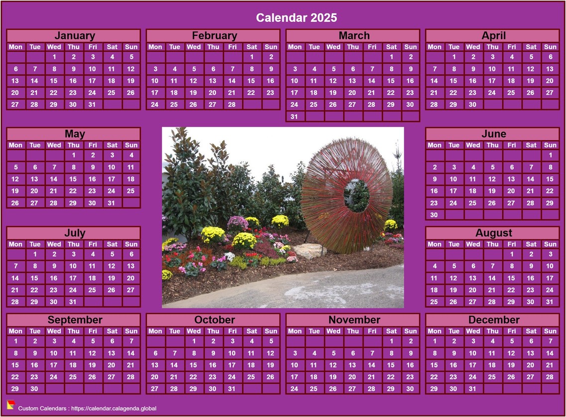Calendar 2025 photo annual to print, pink background, format landscape, desk or wall
