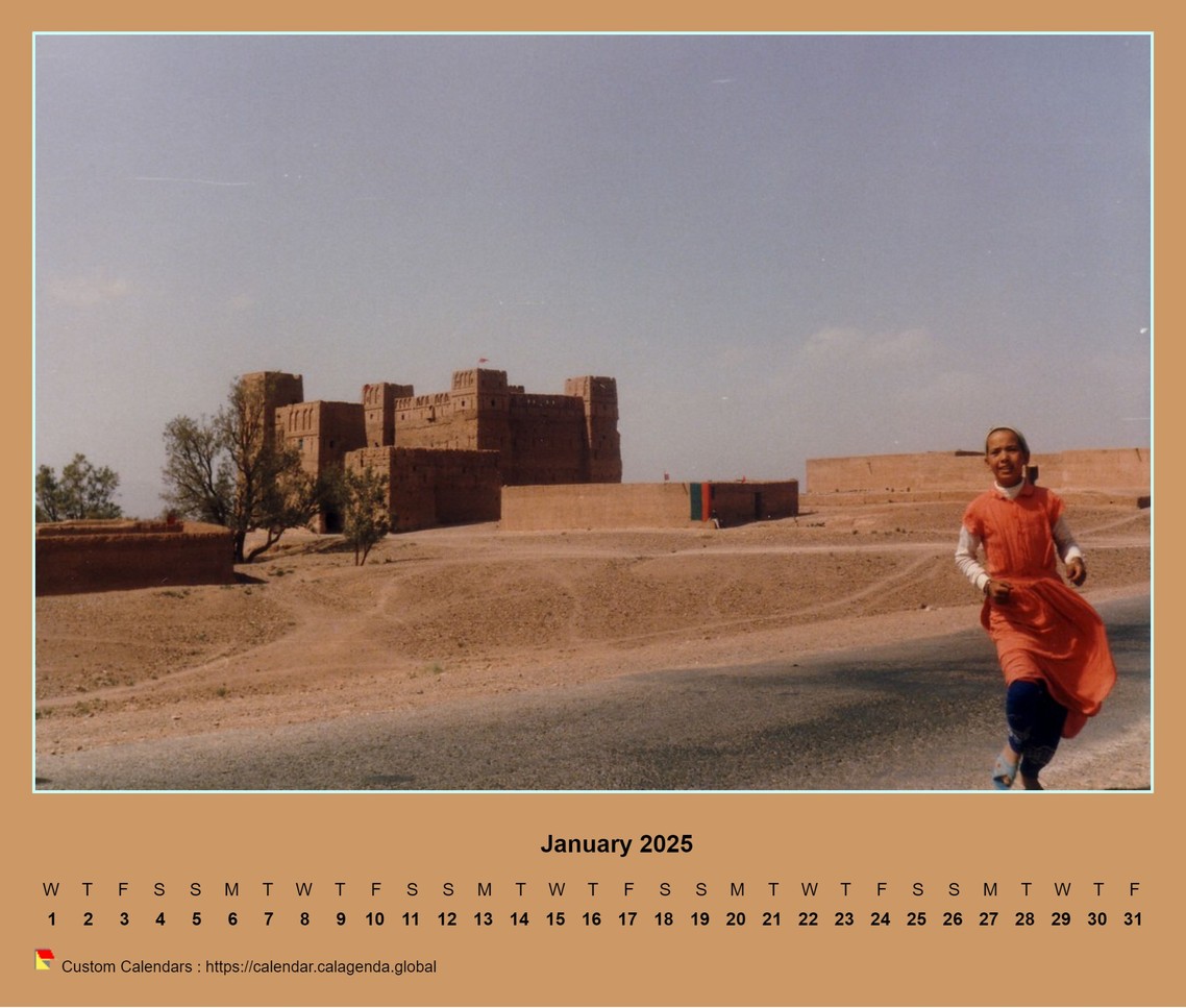 Calendar monthly 2025 horizontal with photo